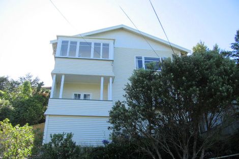 Photo of property in 130 Kelburn Parade, Kelburn, Wellington, 6012