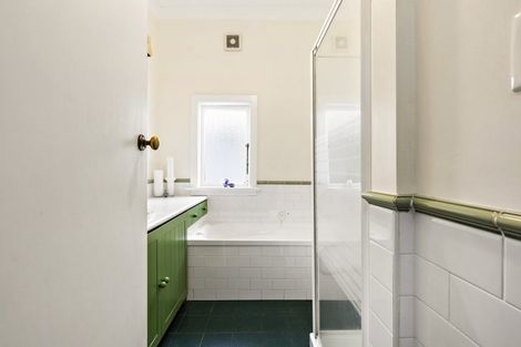 Photo of property in 35 Hohiria Road, Hataitai, Wellington, 6021