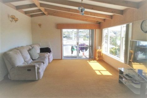 Photo of property in 2/233 Birkdale Road, Birkdale, Auckland, 0626