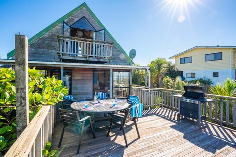 Photo of property in 52 Cullen Street, Mangawhai Heads, Mangawhai, 0505