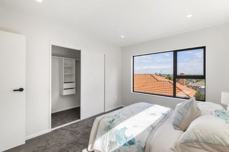 Photo of property in 2/1 Egremont Street, Belmont, Auckland, 0622