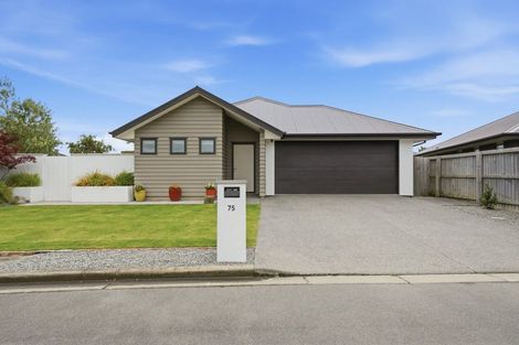 Photo of property in 75 Sequoia Way, Rangiora, 7400