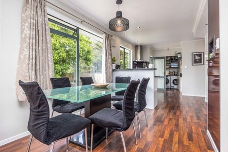 Photo of property in 17 Ashcroft Avenue, Mangere Bridge, Auckland, 2022