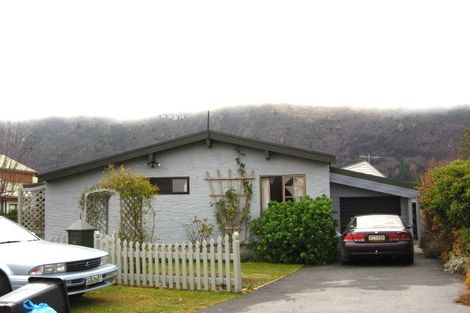 Photo of property in 21 Thomson Street, Arrowtown, 9302