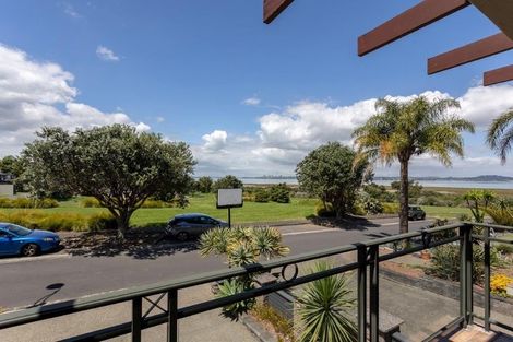 Photo of property in 34 Danica Esplanade, Te Atatu Peninsula, Auckland, 0610