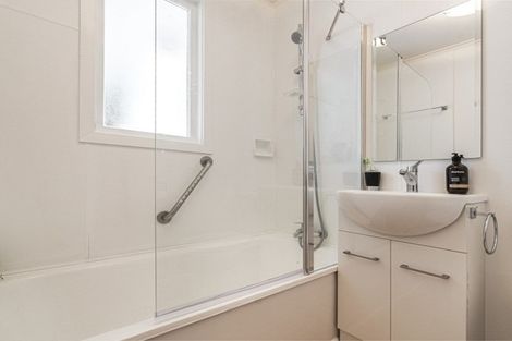 Photo of property in 22 Roberts Road, Te Atatu South, Auckland, 0610