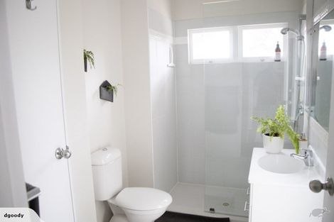 Photo of property in 58 Fowler Street, Northcote, Auckland, 0627