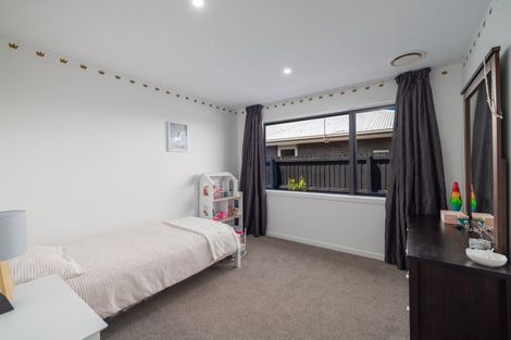 Photo of property in 10 Polish Settlers Place, Marshland, Christchurch, 8083