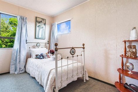 Photo of property in 13 Surf Road, Stanmore Bay, Whangaparaoa, 0932