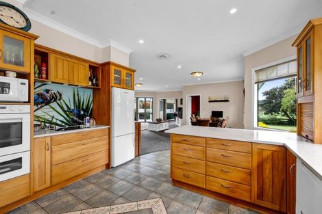 Photo of property in 484 Corbett Road, Lepperton, New Plymouth, 4373