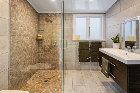 Photo of property in 15 Selwyn Terrace, Thorndon, Wellington, 6011