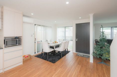 Photo of property in 30a Beaumonts Way, Manurewa, Auckland, 2102