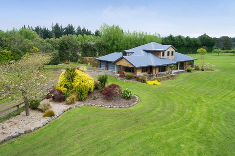 Photo of property in 46 Turitea Road, Fitzherbert, Palmerston North, 4472