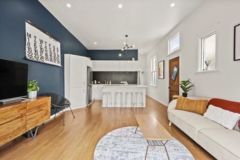 Photo of property in 23 Douglas Street, Mount Cook, Wellington, 6021