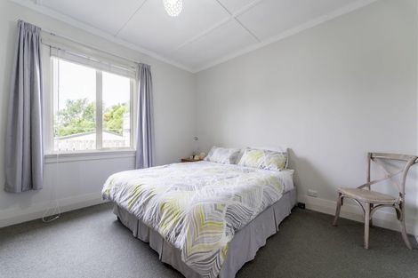 Photo of property in 8 London Street, Hampden, 9410