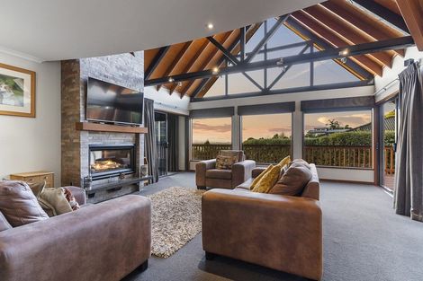 Photo of property in 17 Roger Guy Place, Welcome Bay, Tauranga, 3175