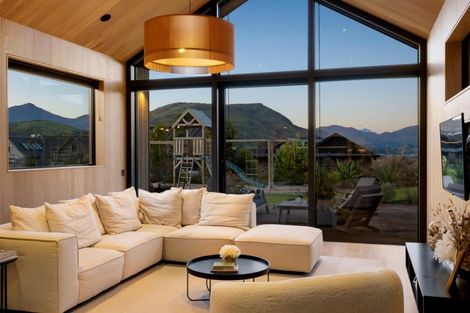 Photo of property in 6 Stockyard Lane, Jacks Point, Queenstown, 9371