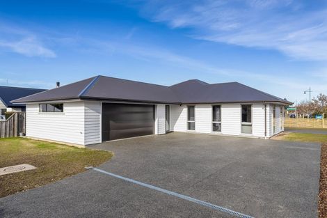 Photo of property in 35 Blackadder Road, Pegasus, 7612