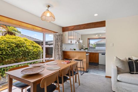 Photo of property in 2/19 Manor Place, Bryndwr, Christchurch, 8053