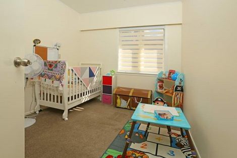 Photo of property in 4285 Great North Road, Glendene, Auckland, 0602