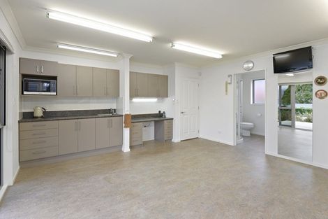 Photo of property in 2 Athol Place, Diamond Harbour, 8971