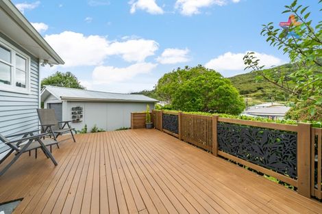 Photo of property in 35 Lees Grove, Wainuiomata, Lower Hutt, 5014