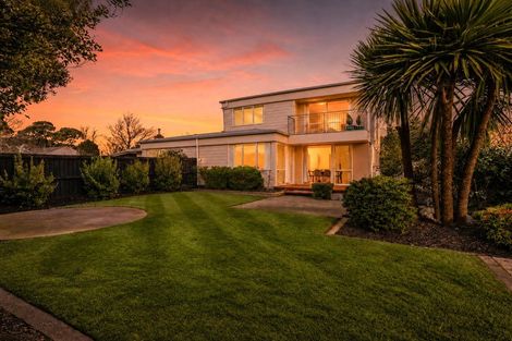 Photo of property in 2/64a Toorak Avenue, Avonhead, Christchurch, 8042