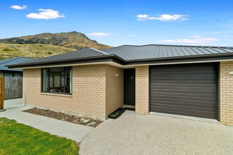 Photo of property in 48 Myles Way, Lower Shotover, Queenstown, 9304
