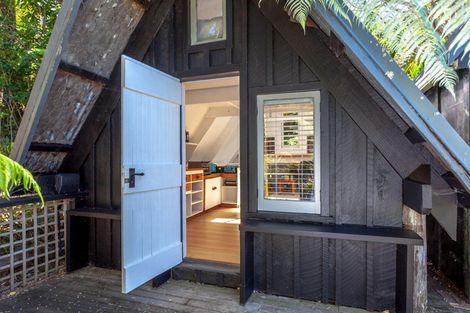 Photo of property in 102 Waihirere Drive, Tuateawa, Coromandel, 3583