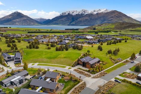 Photo of property in 37 Pendeen Crescent, Jacks Point, Queenstown, 9371