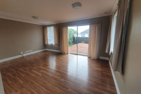 Photo of property in 27 Pahi Place, West Harbour, Auckland, 0618