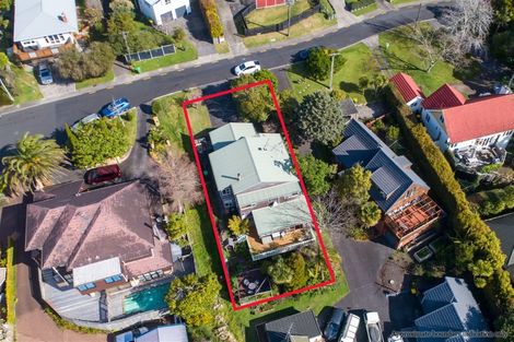 Photo of property in 2/16 Zion Road, Birkenhead, Auckland, 0626