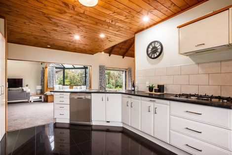 Photo of property in 63 Plateau Road, Te Marua, Upper Hutt, 5018