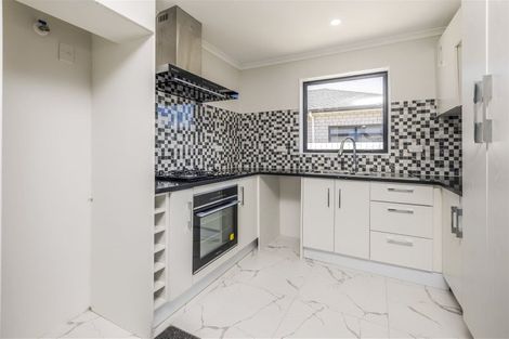 Photo of property in 16a Bliss Court, Takanini, 2110