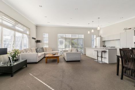 Photo of property in 9 Eaves Bush Parade, Orewa, 0931