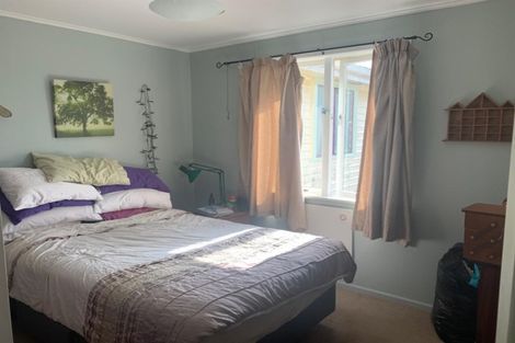 Photo of property in 727 Swanson Road, Swanson, Auckland, 0612