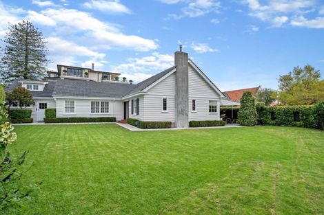 Photo of property in 12 Bassett Road, Remuera, Auckland, 1050