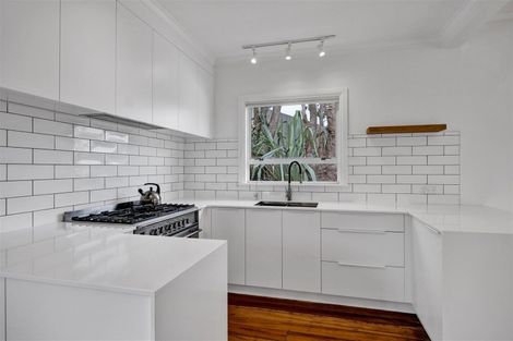 Photo of property in 65 Pioneer Road, Moturoa, New Plymouth, 4310