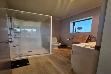 Photo of property in 17 Consort Close, Paraparaumu Beach, Paraparaumu, 5032