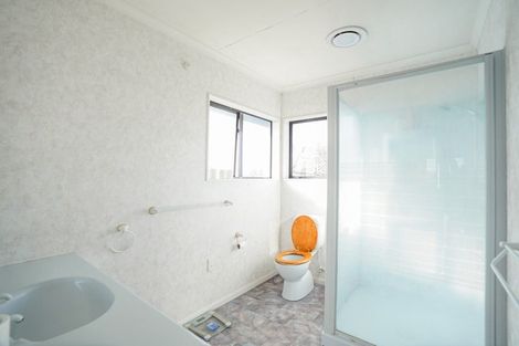 Photo of property in 25 Rosebank Avenue, Kelvin Grove, Palmerston North, 4414