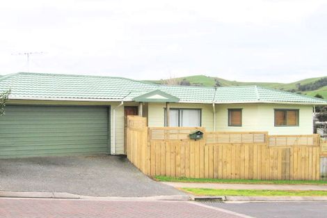 Photo of property in 21 Cabeleigh Drive, Helensville, 0800