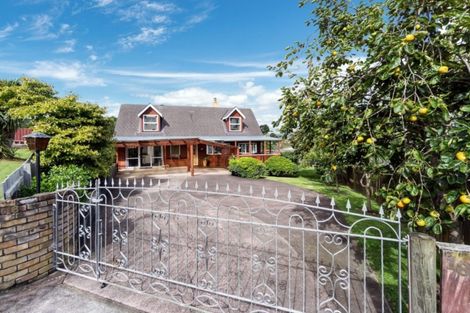 Photo of property in 18 Waari Avenue, Sunnyvale, Auckland, 0612