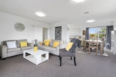 Photo of property in 1/317 Triangle Road, Massey, Auckland, 0614