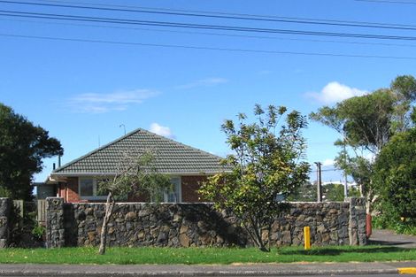 Photo of property in 1/125 Exmouth Road, Northcote, Auckland, 0627