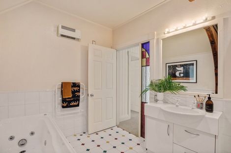 Photo of property in Whitmore Apartments, 1a/7 Stout Street, Wellington Central, Wellington, 6011