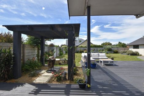 Photo of property in 18 Carrington Drive, Carterton, 5713