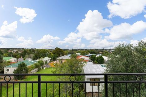 Photo of property in 11/6 Islington Avenue, New Lynn, Auckland, 0600