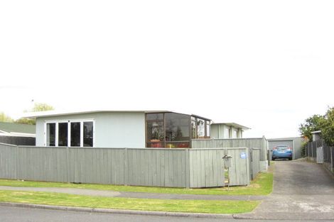 Photo of property in 41 Truby King Street, Merrilands, New Plymouth, 4312