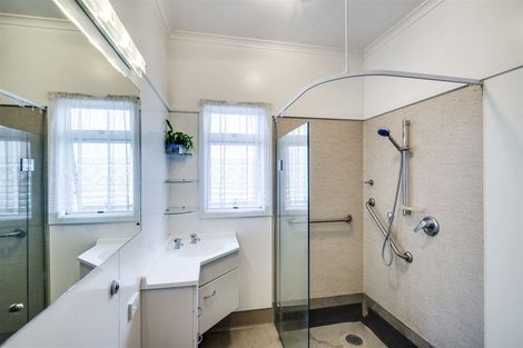 Photo of property in 227 Mayfair Avenue, Mayfair, Hastings, 4122