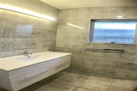 Photo of property in 1/48 View Road, Henderson, Auckland, 0612